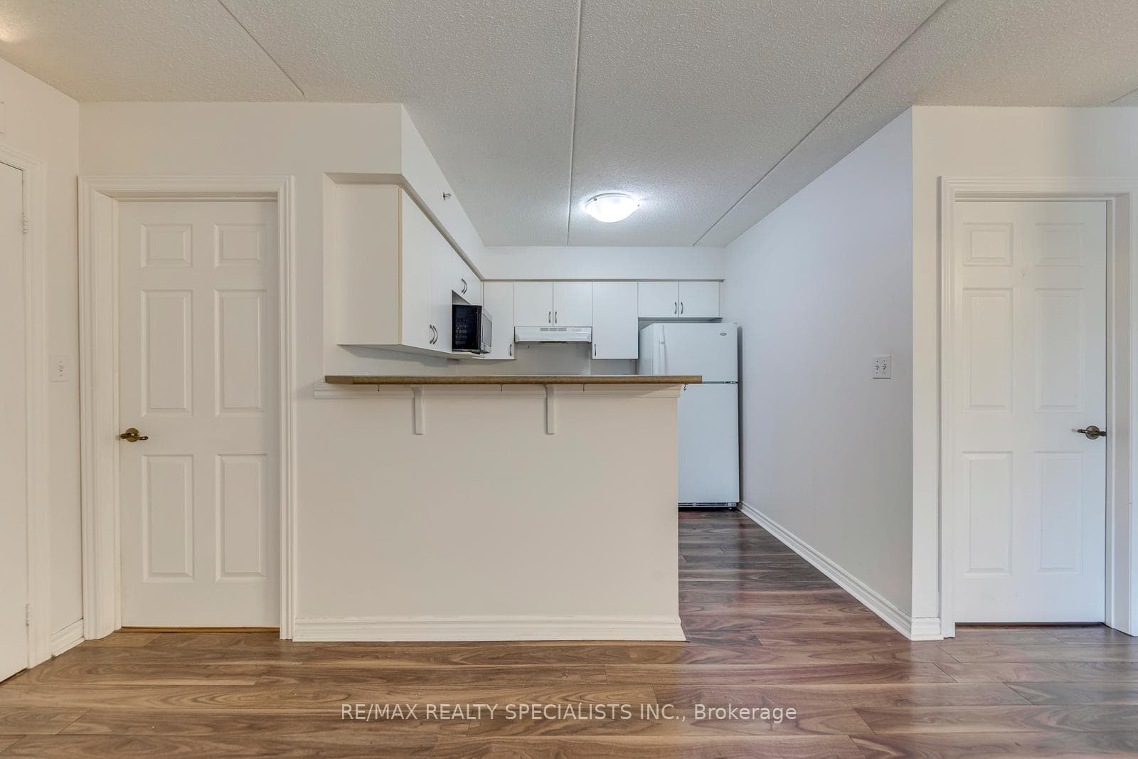 2035 Appleby Line Unit 308 photo 14