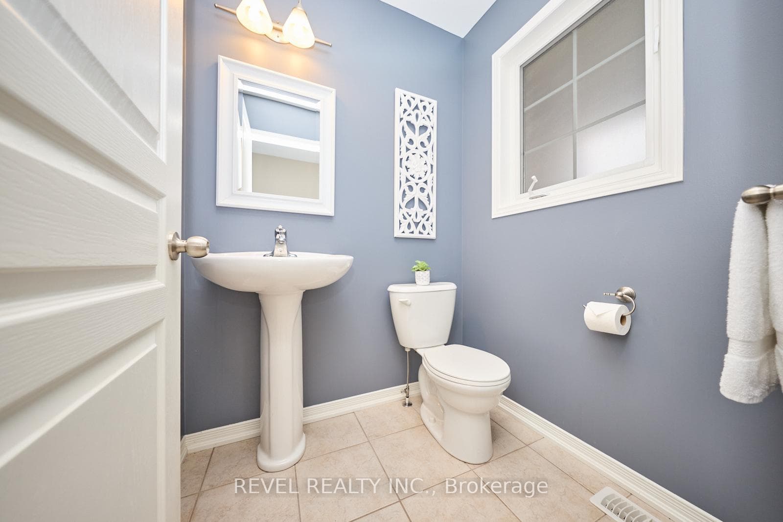 8811 Silverstar Court photo 16