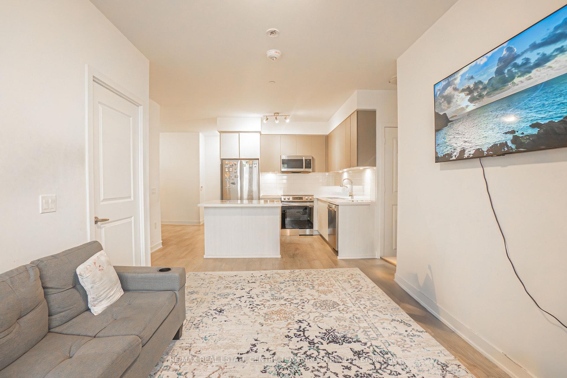 4675 Metcalfe Avenue Unit 101 photo 2