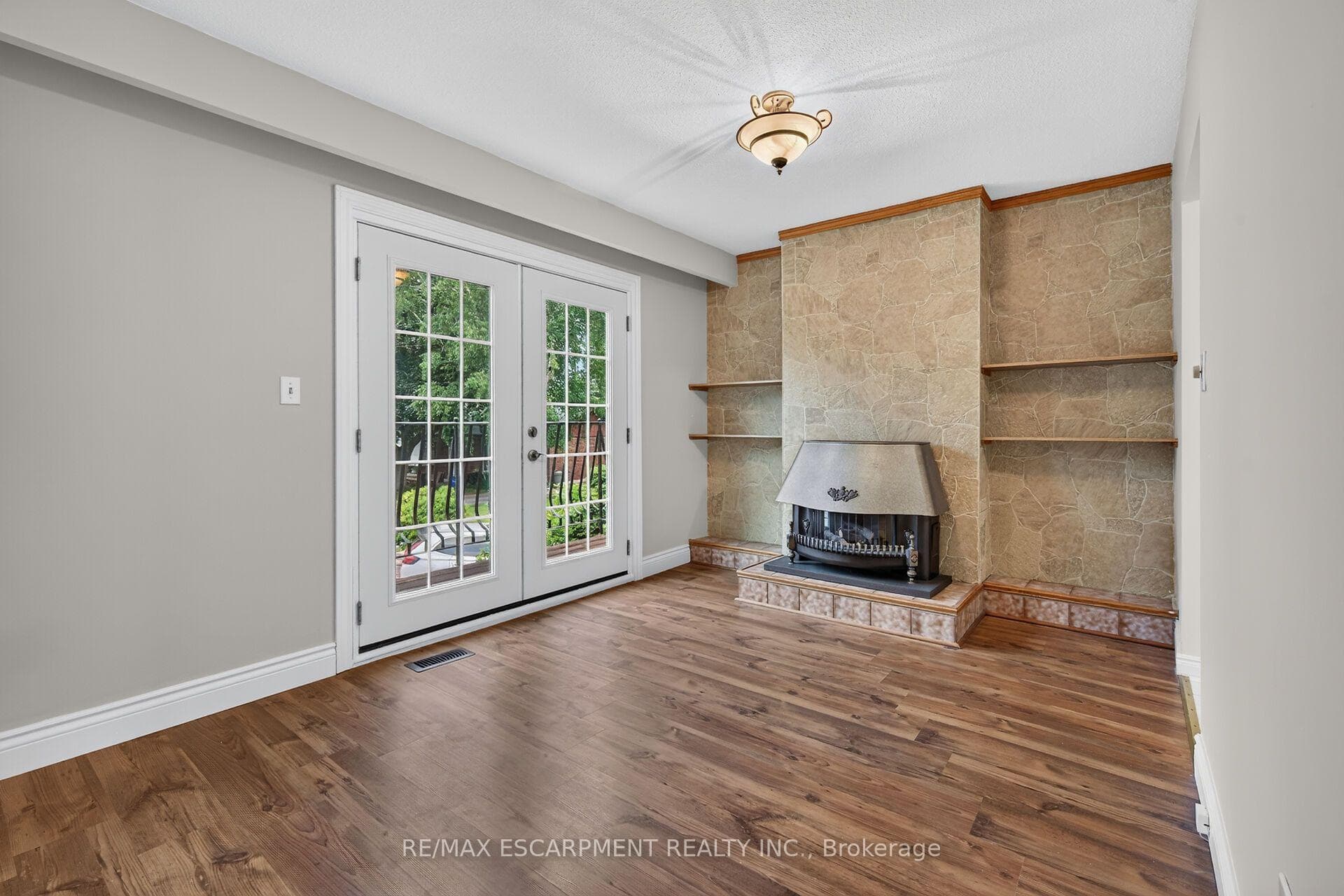 19 Burns Place photo 18