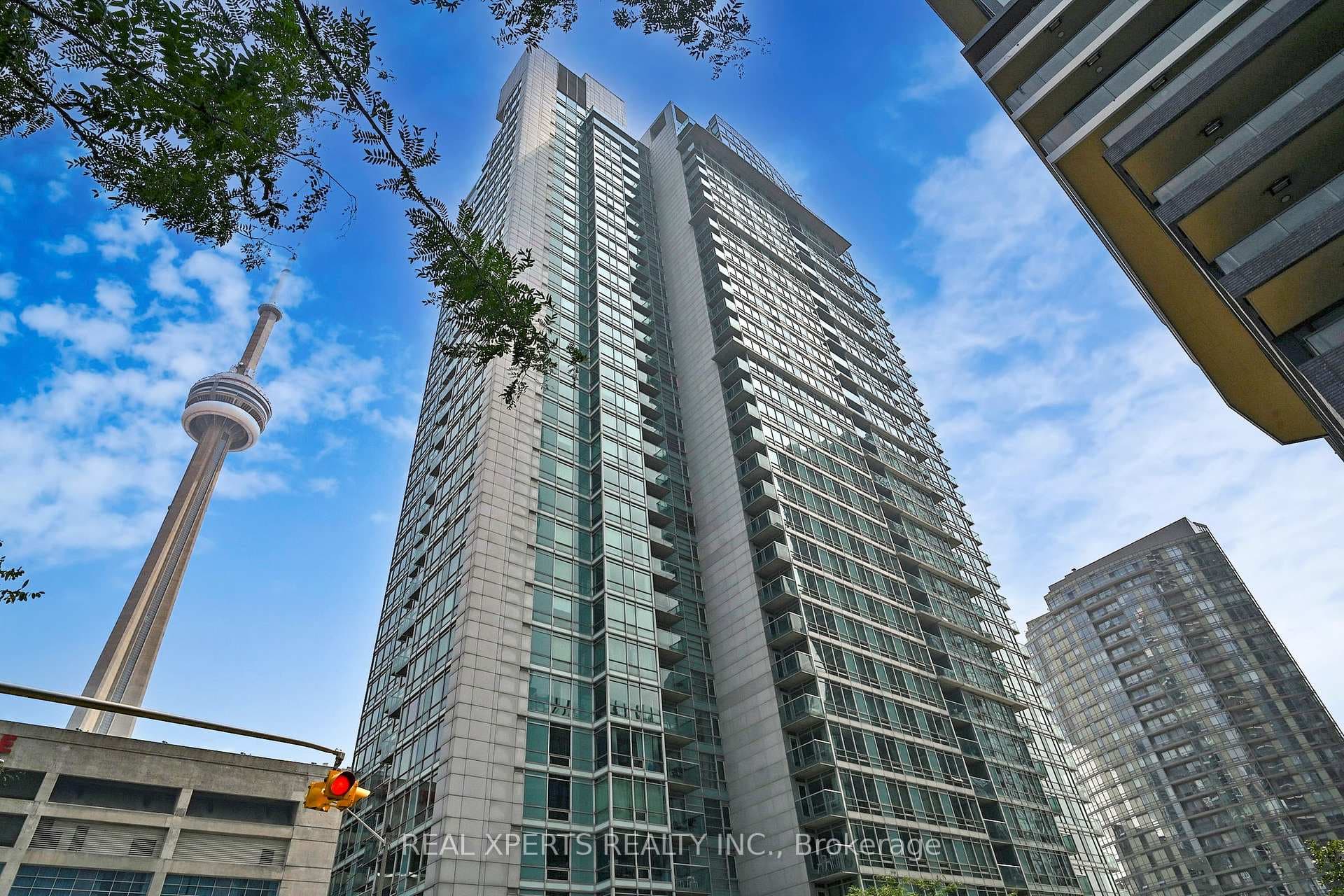 81 Navy Wharf Court Unit 901 photo 1