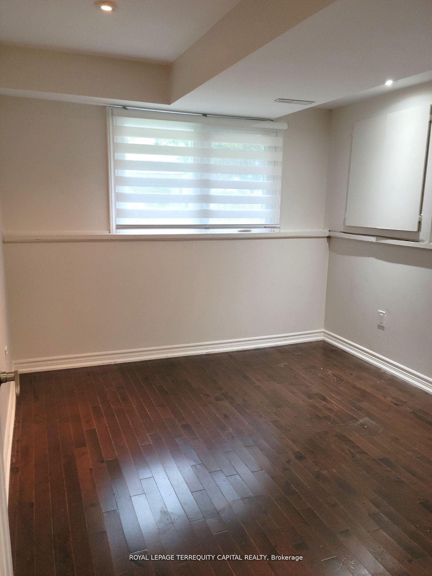 20 Mowat Crescent Unit Lower photo 17