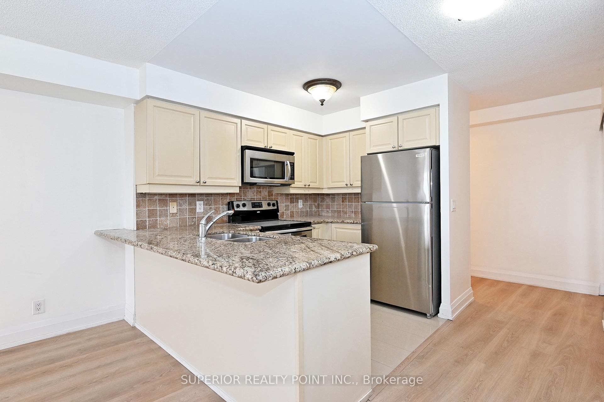 1070 Sheppard Avenue Unit 809 photo 12