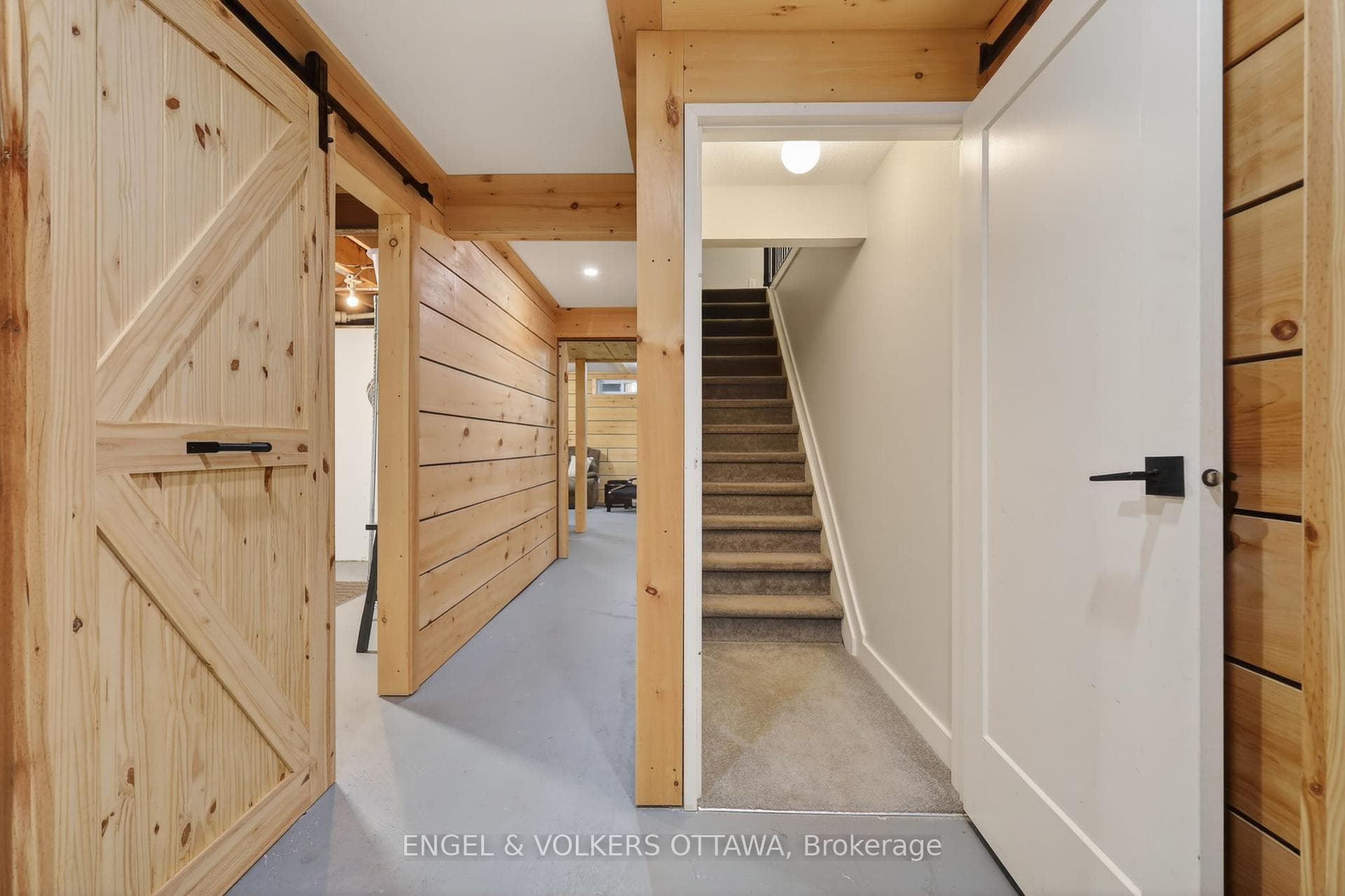 164 McClintock Way Unit 6 photo 31