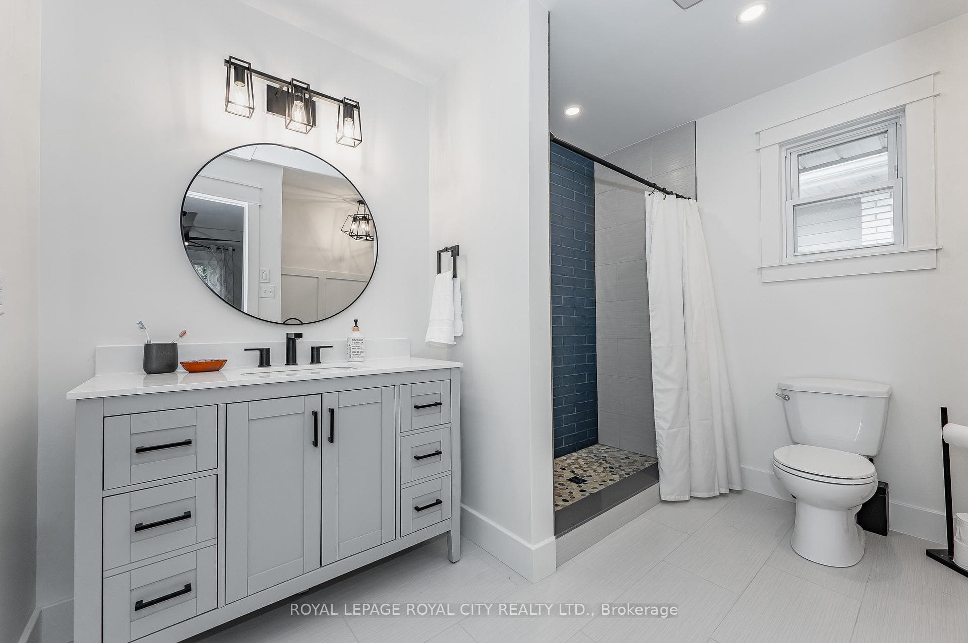 66 Sanderson Drive photo 20