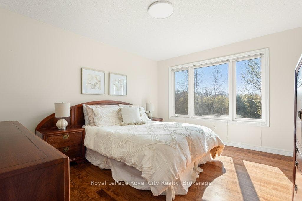 15 Manresa Court photo 17