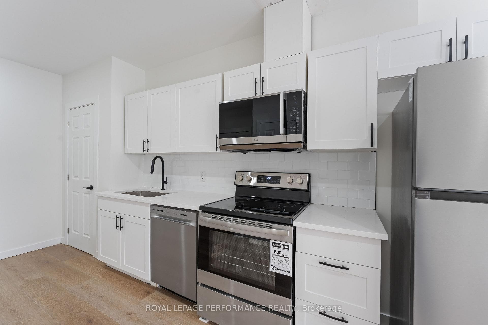 102 Sydney Street Unit 2 photo 3