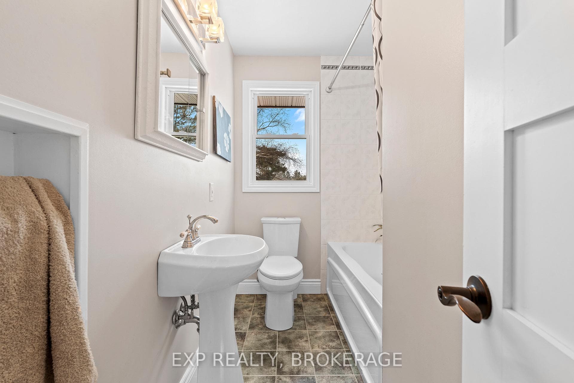 15 HYDE Street photo 13