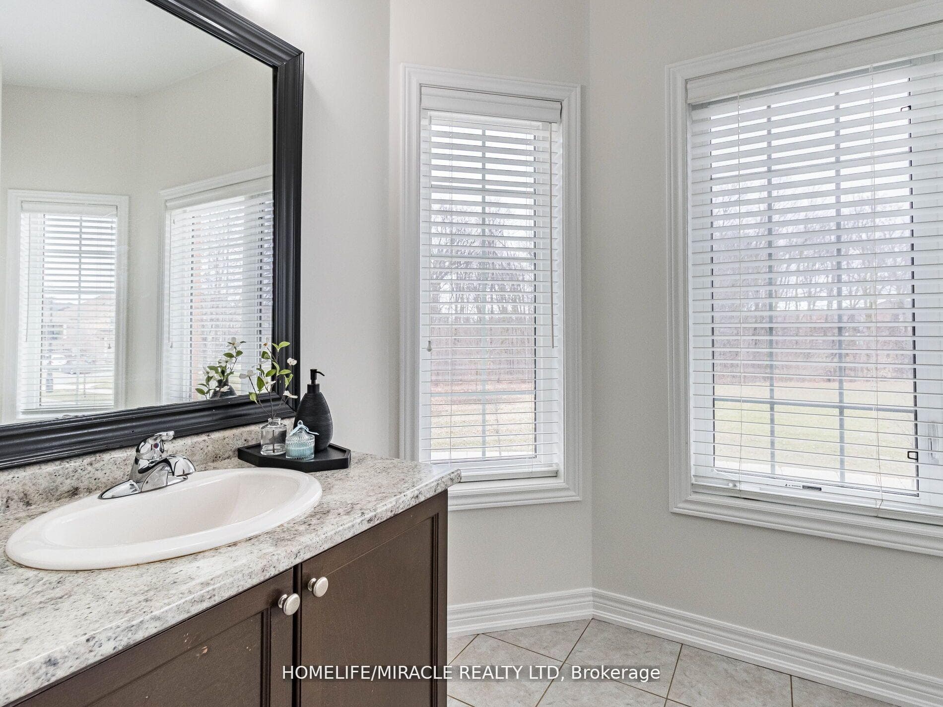 129 Leadership Drive photo 23