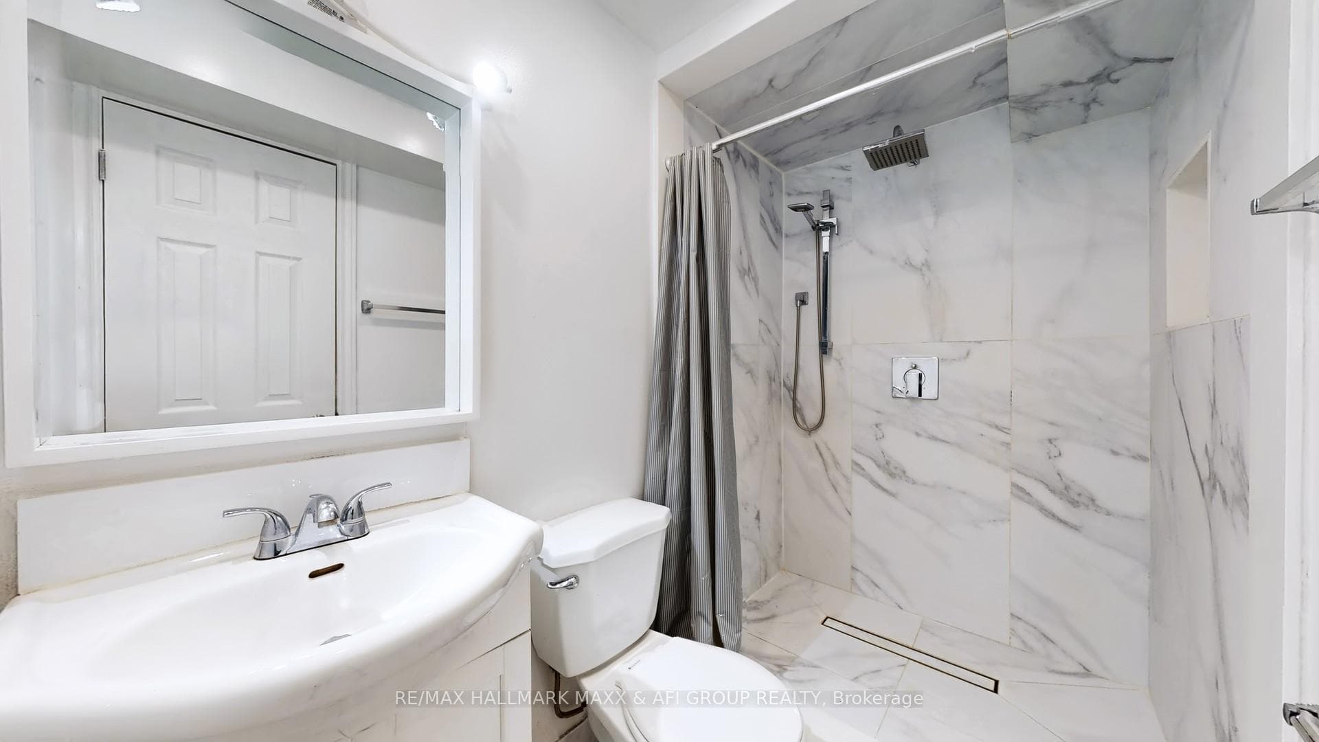 719 Shanahan Boulevard Unit Basement A photo 14