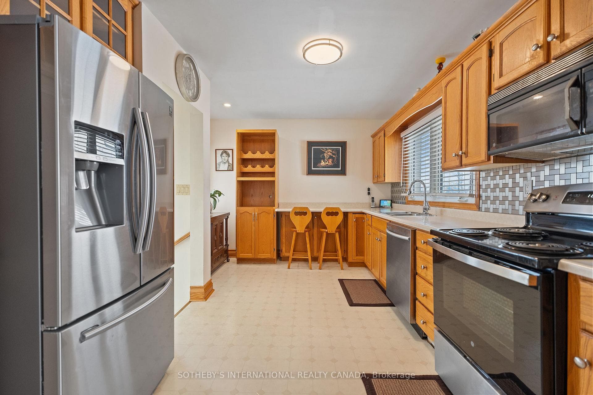 104 Golden Boulevard photo 8