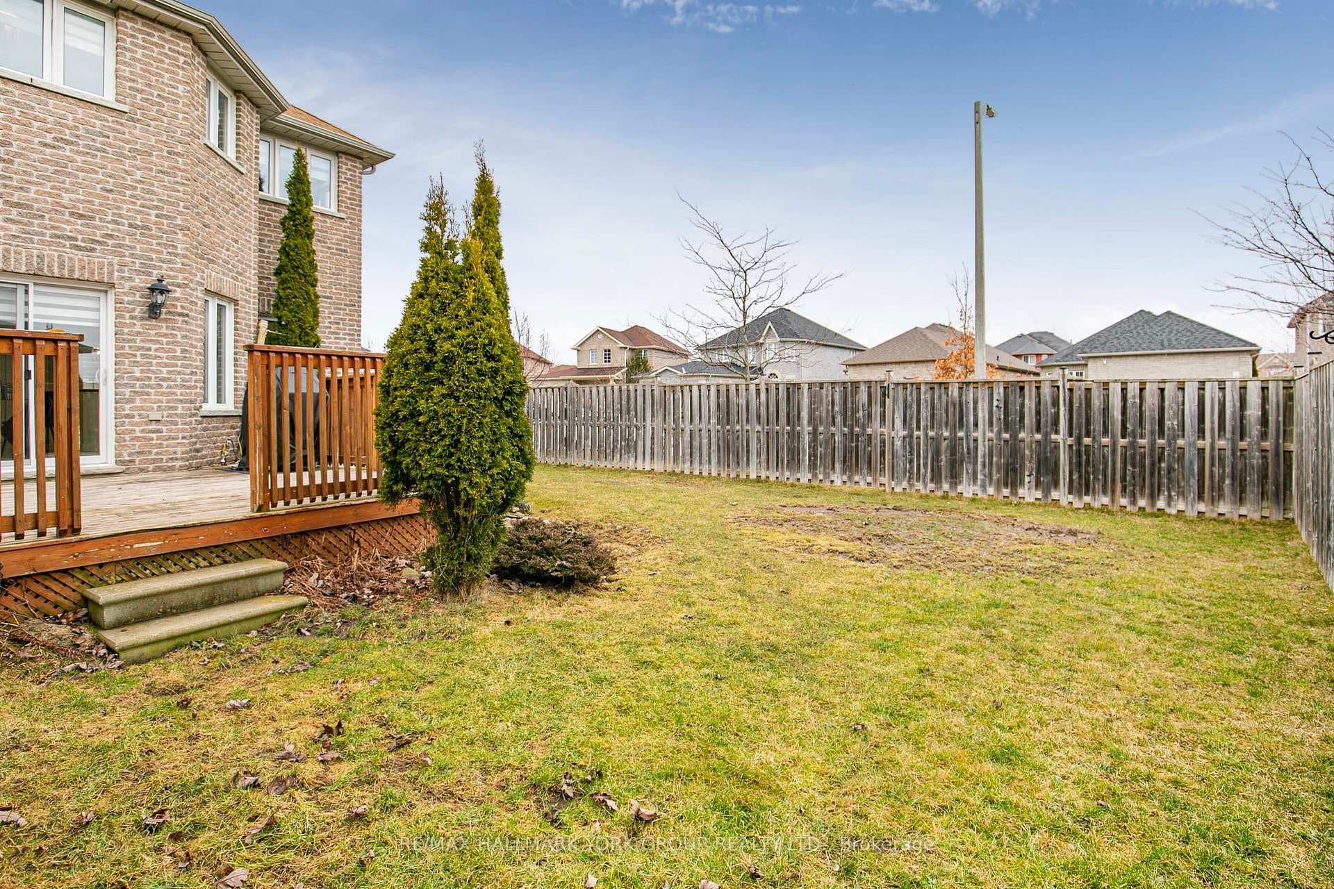 1347 Perniegie Crescent photo 14
