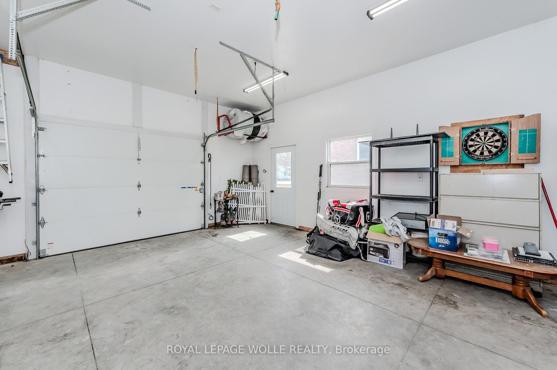 Garage/Shop with Heat & Hydro