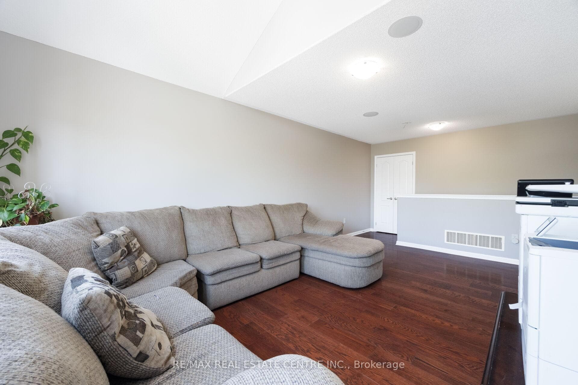 58 Seafair Crescent photo 21