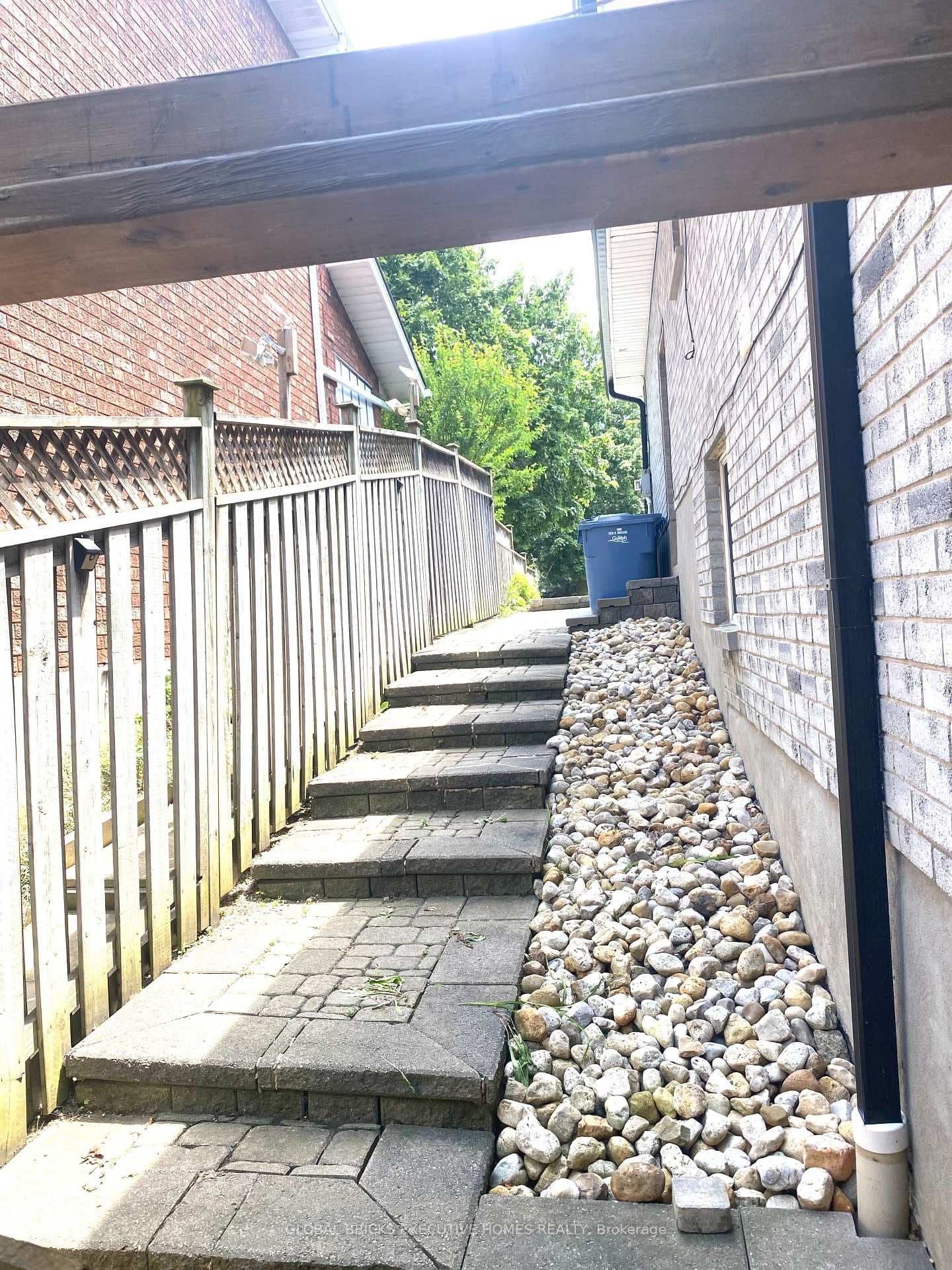 125 Municipal Street photo 35