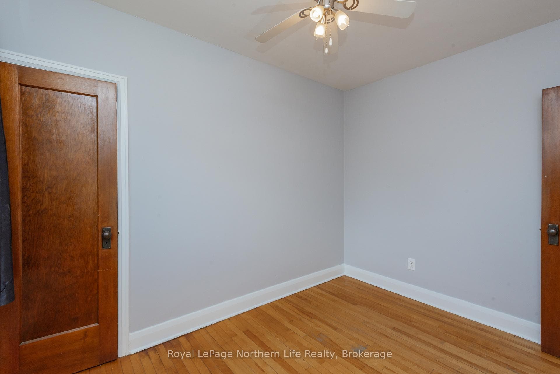 1093 Regina Street photo 33