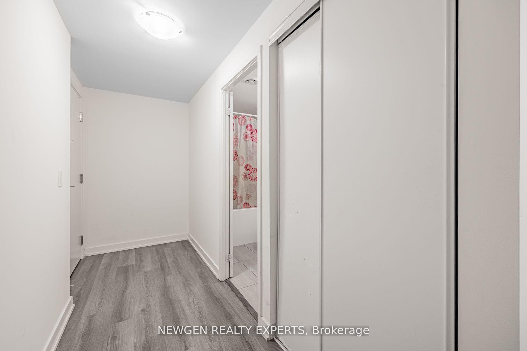 859 The Queensway N/A Unit 1007 photo 5