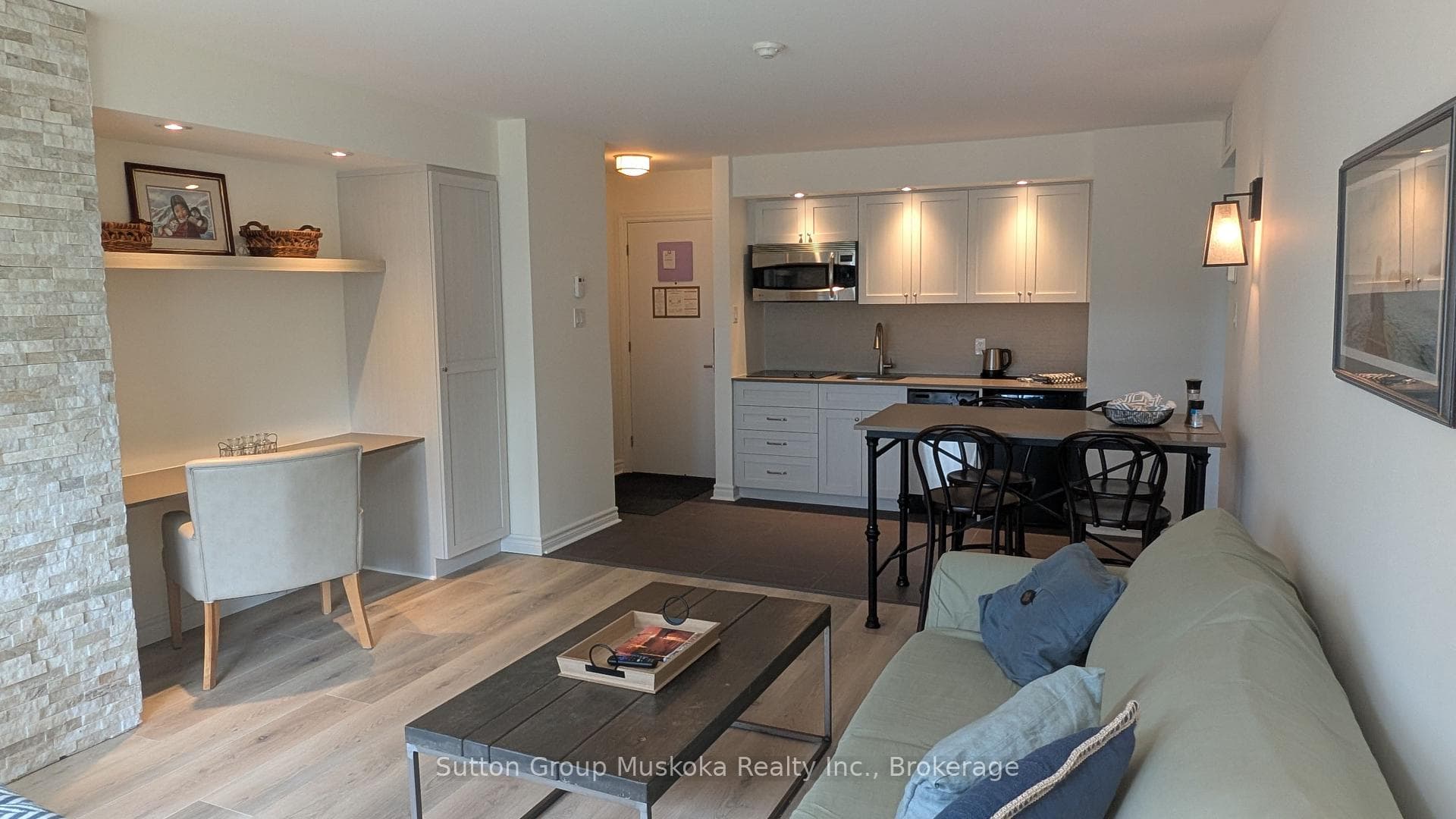 52-205 Deerhurst Drive photo 6