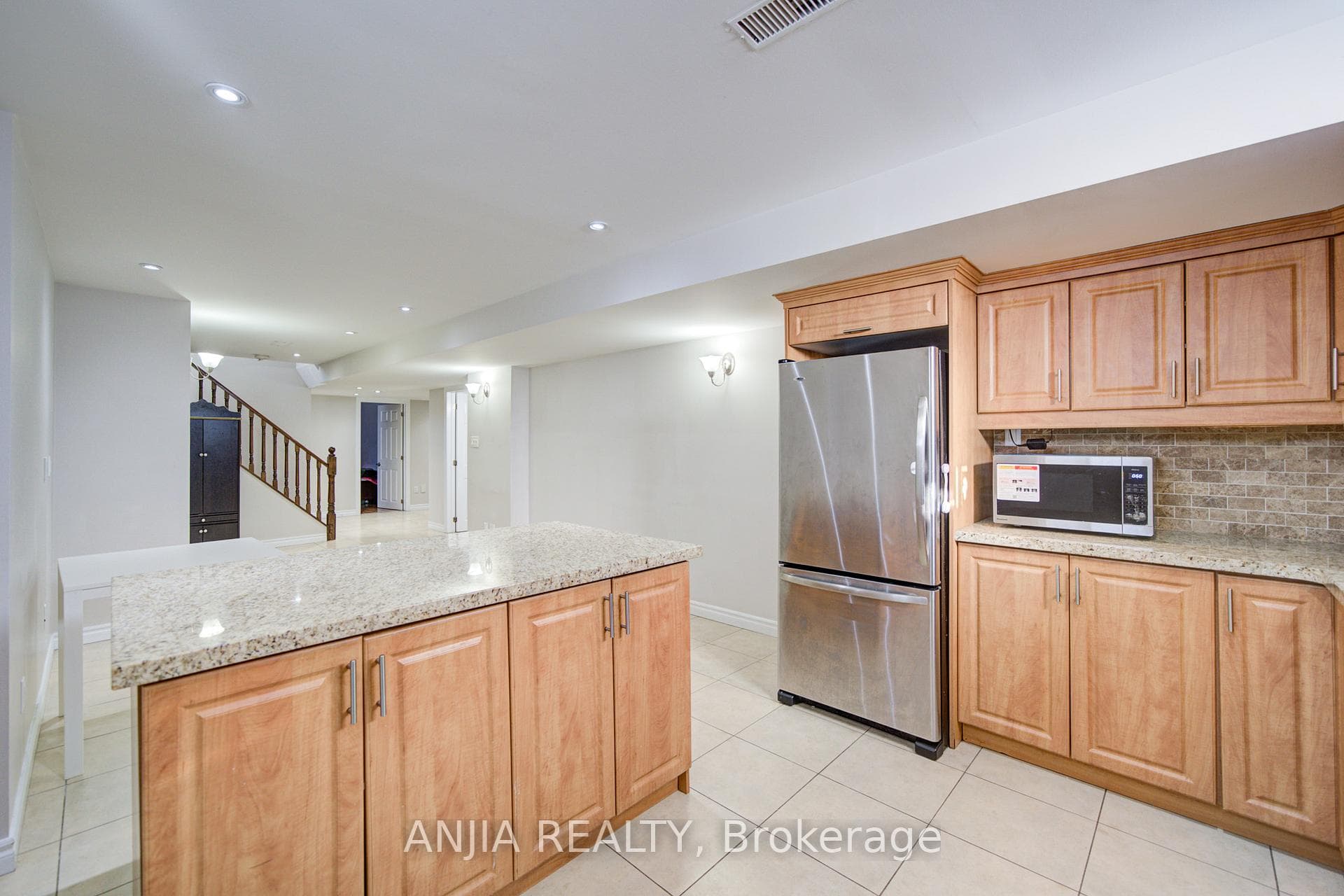42 Reginald Lamb Crescent photo 40