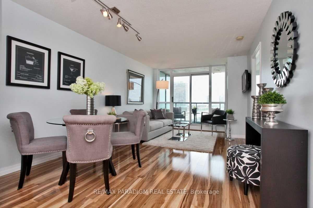 16 Yonge Street Unit 1106 photo 6