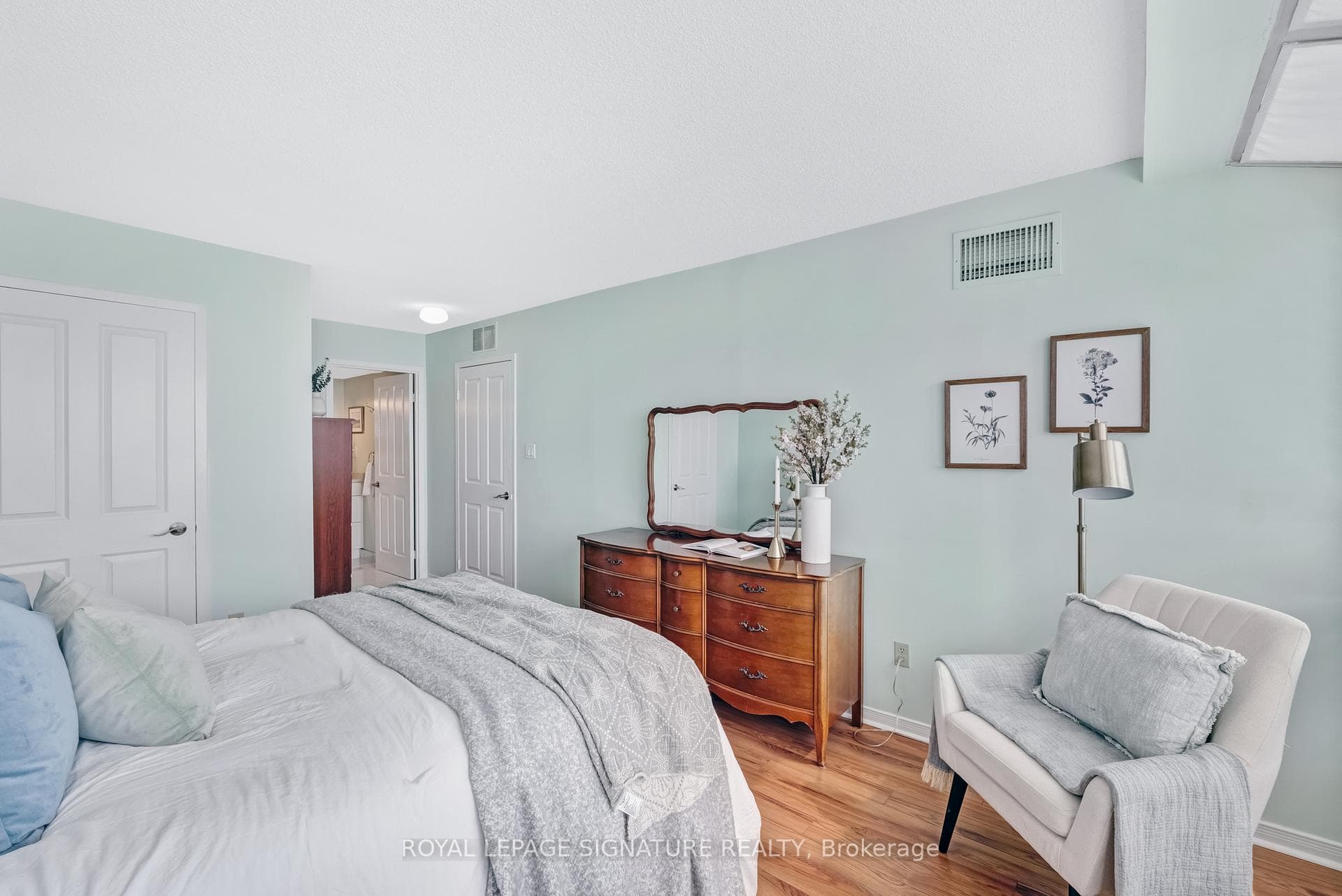 70 Cumberland Lane Unit 501 photo 19