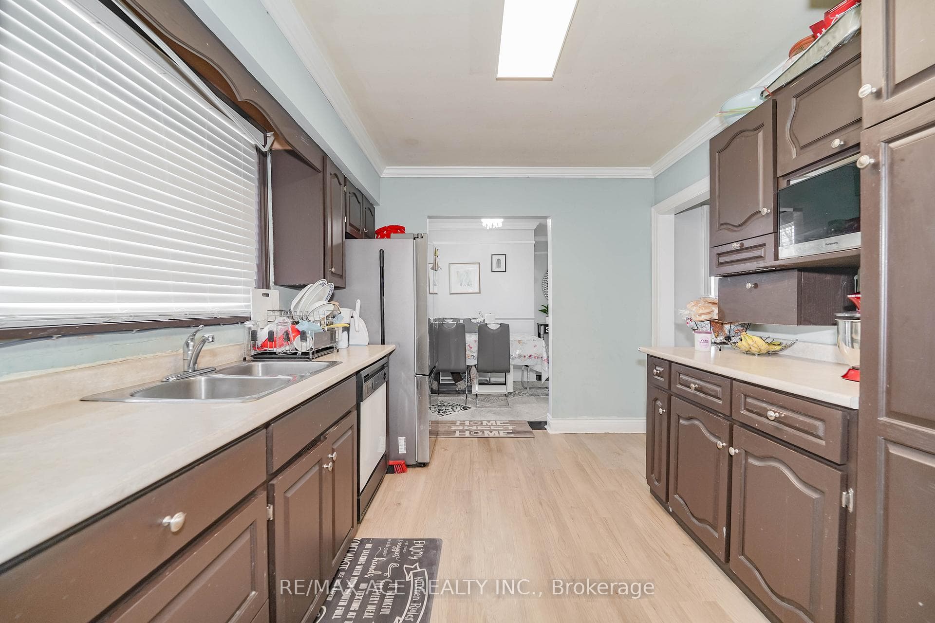 1425 Lakefield Street photo 21