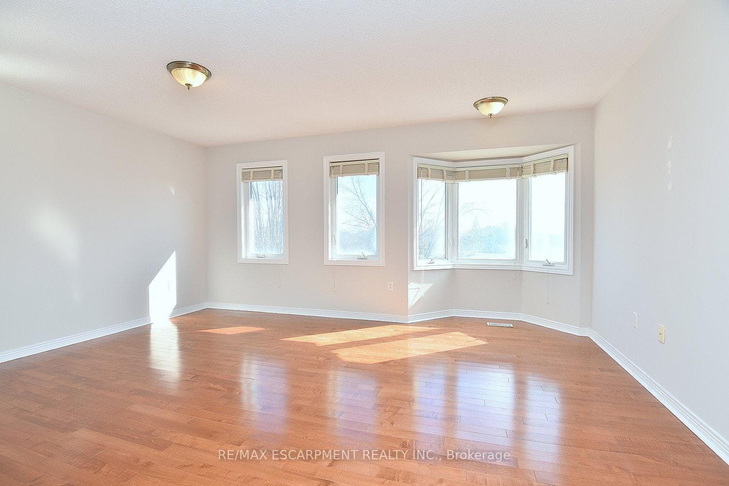 4358 Latimer Crescent photo 22