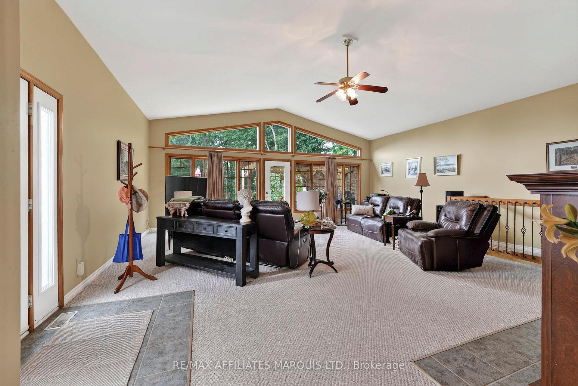 1489 Holy Cross Boulevard photo 6