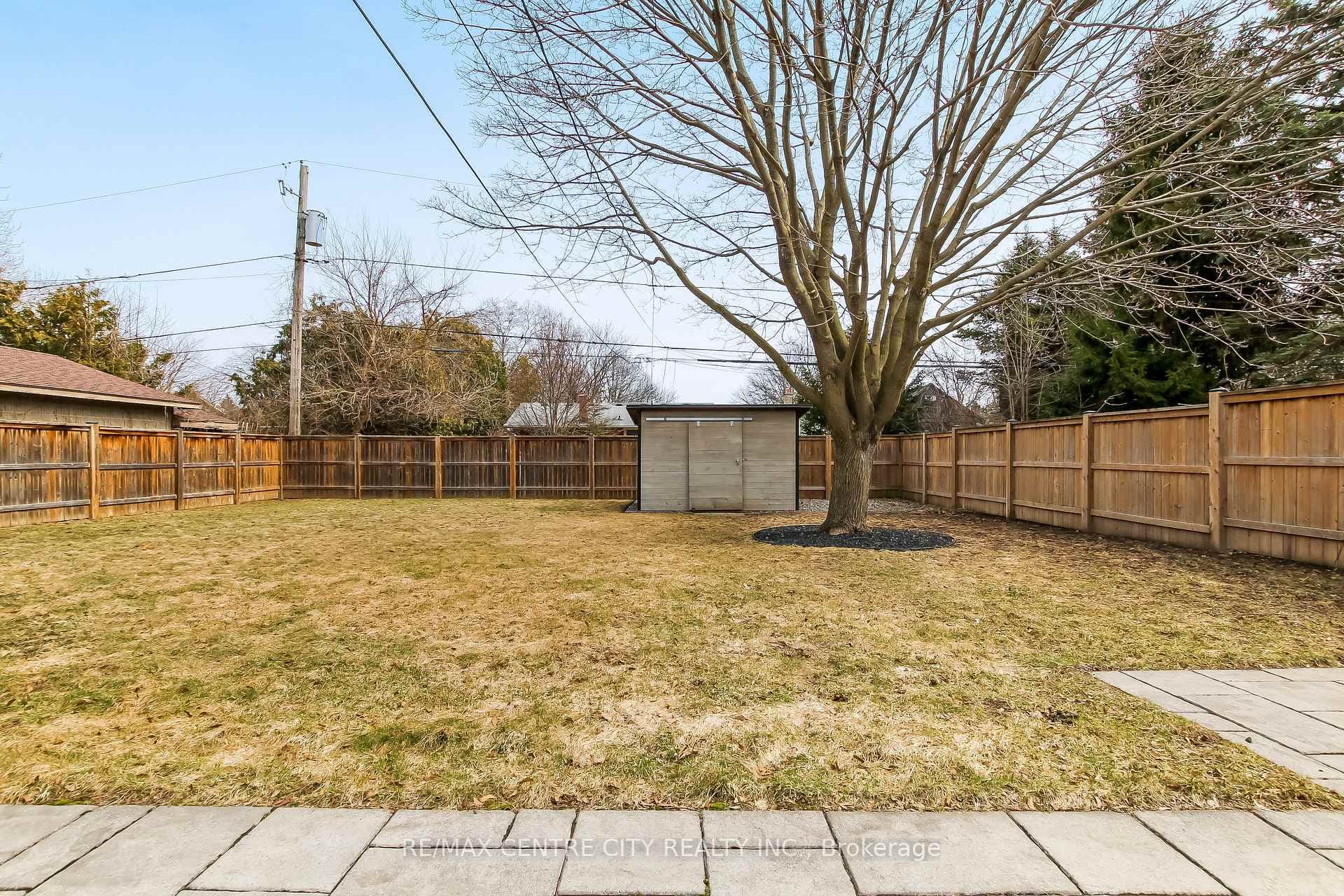1164 Lancaster Street photo 17