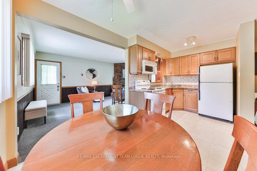 715 PERRY Drive photo 13