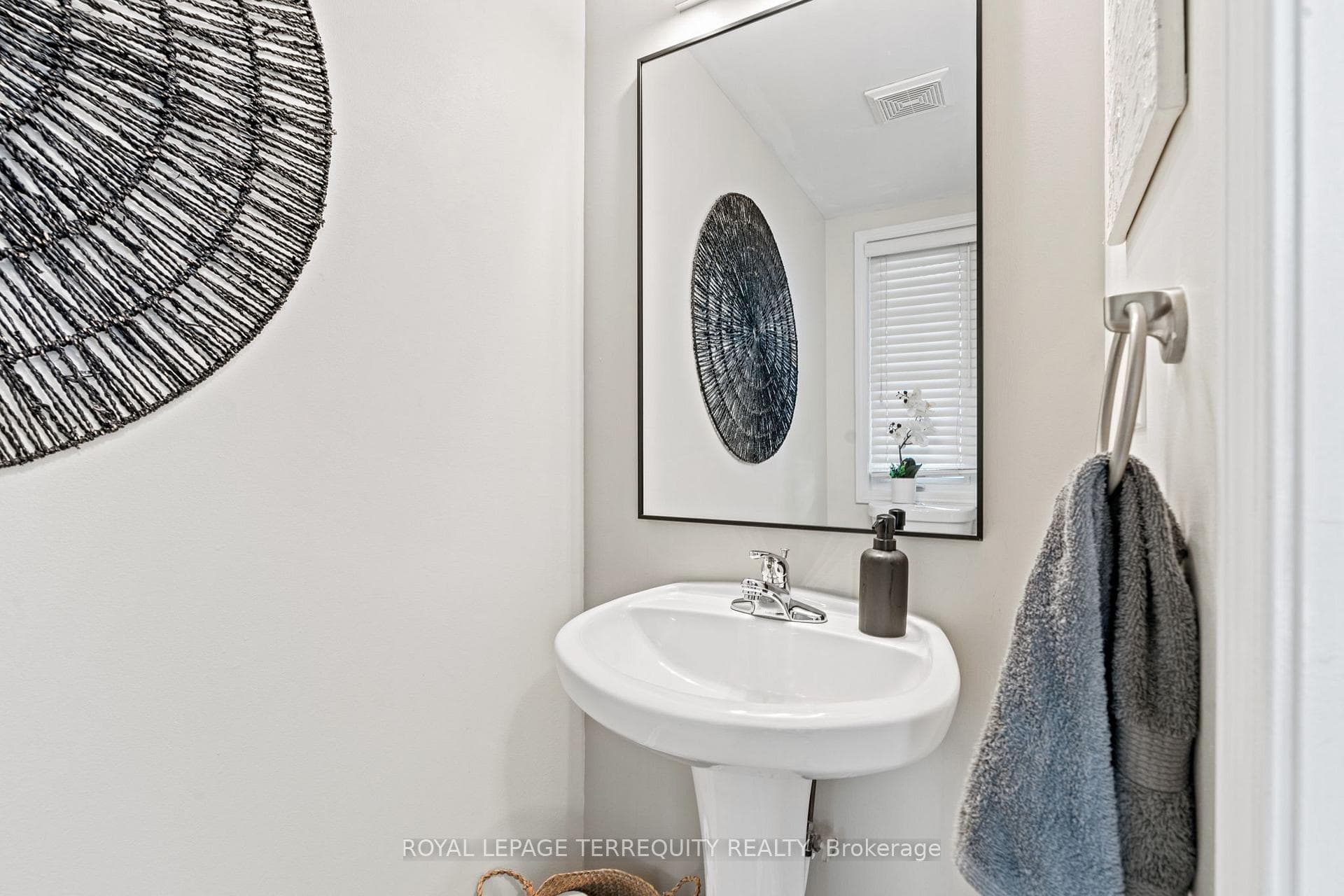 25 Quackenbush Street photo 5