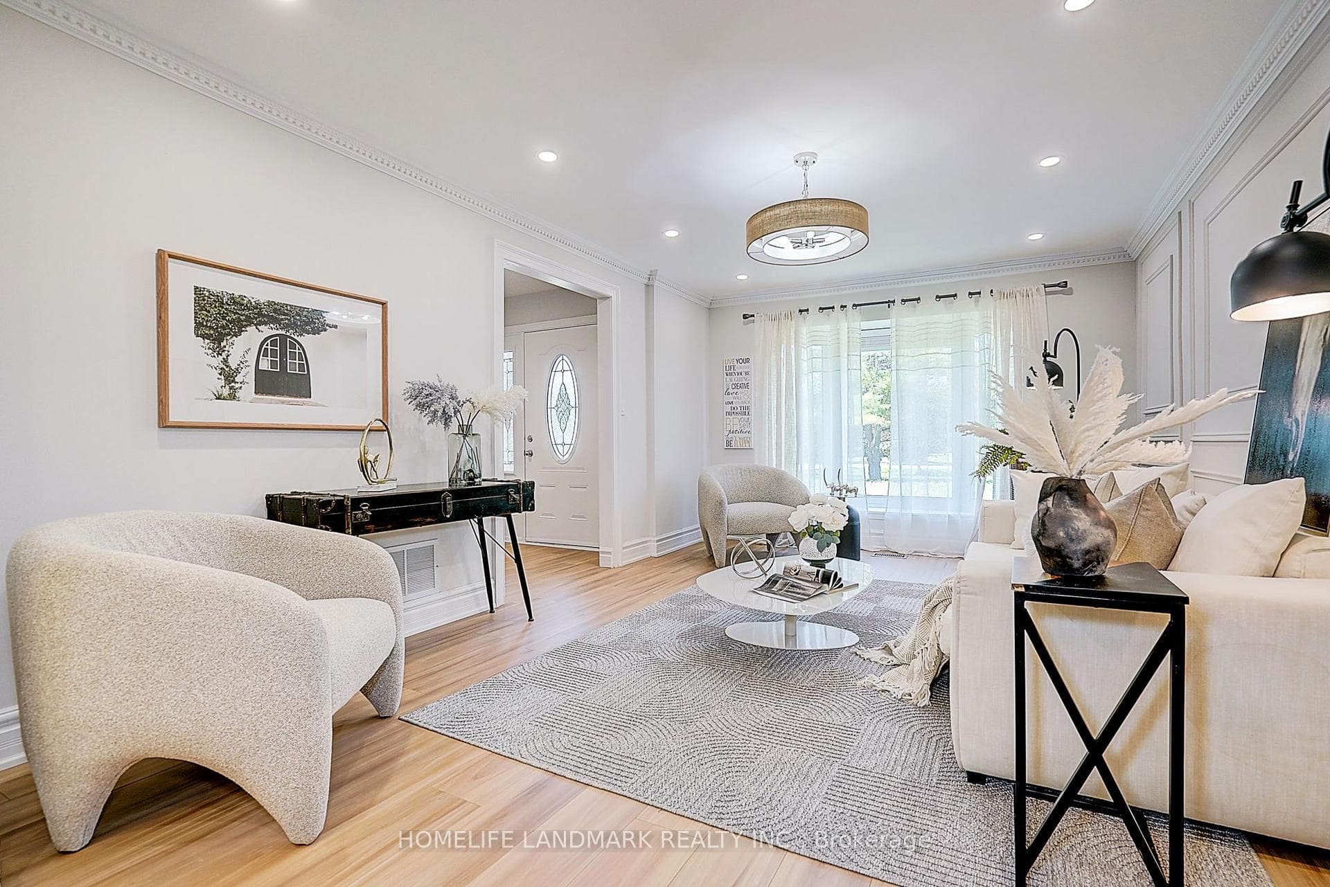 20573 Yonge Street photo 9
