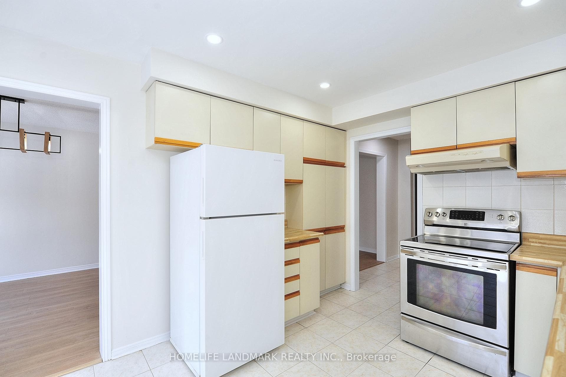 64 Danjohn Crescent photo 20