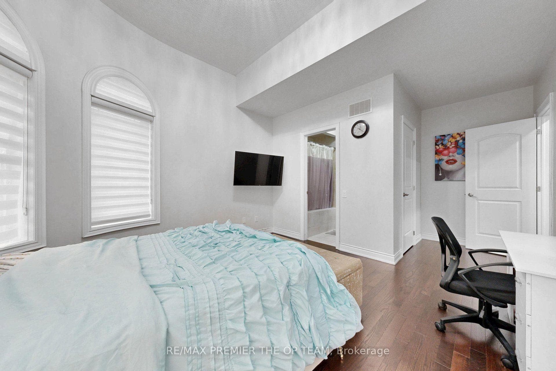 60 Chesney Crescent photo 31