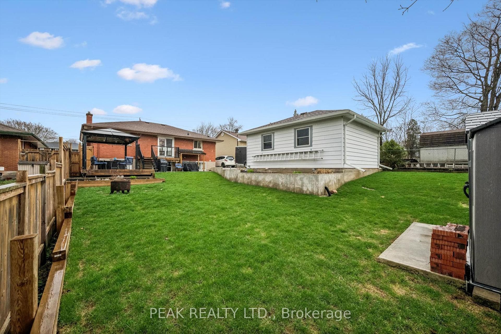 223 Connaught Street photo 37