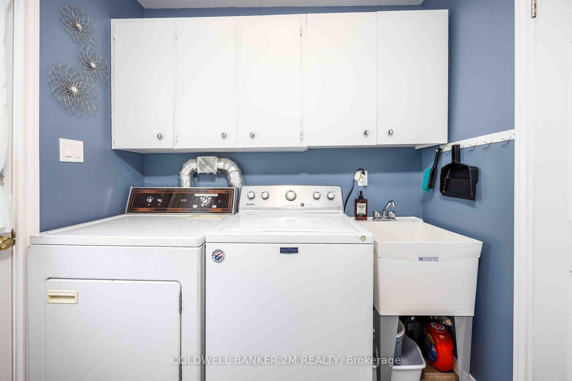 366 Dickens Drive photo 16