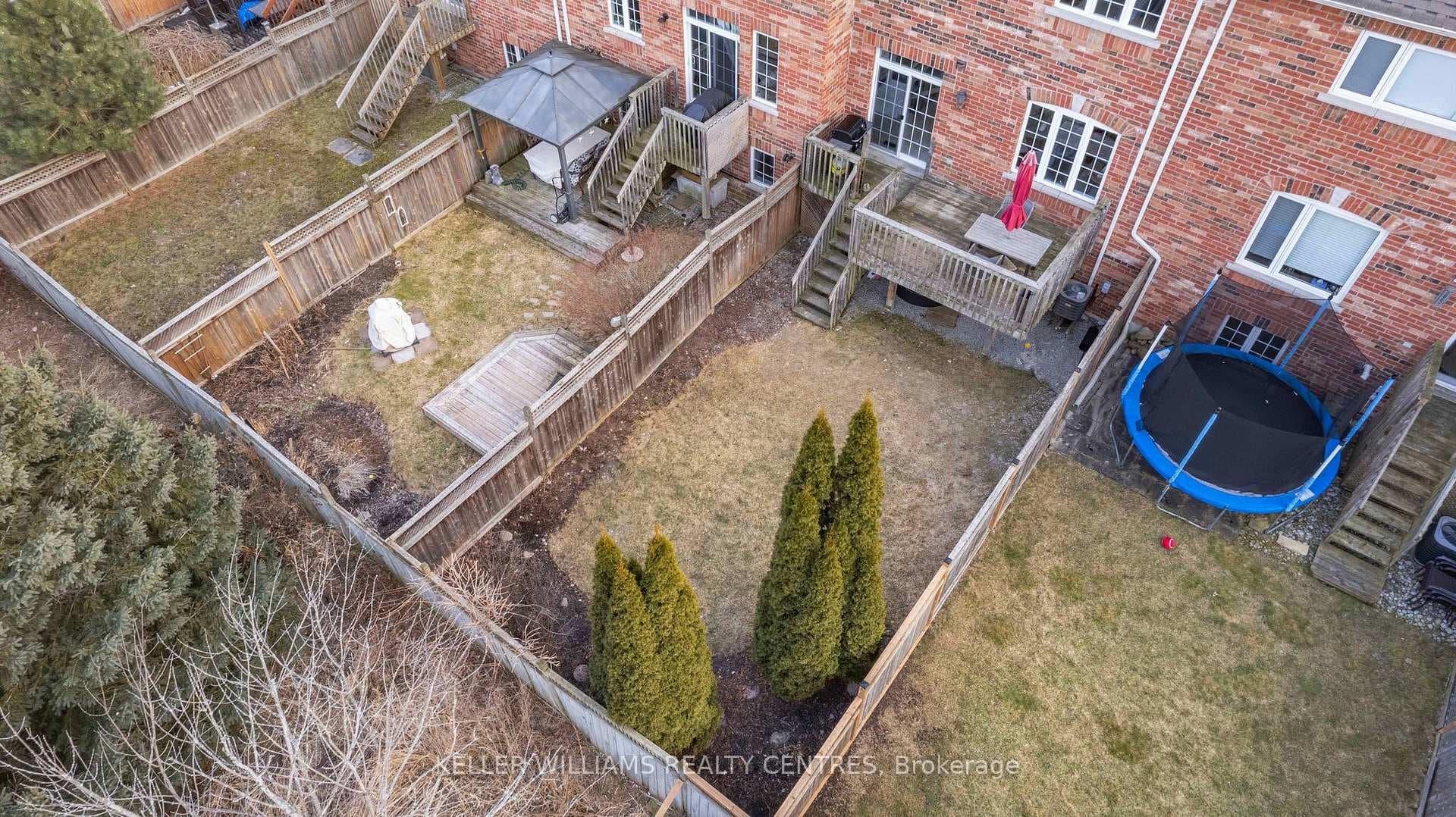 279 Kirkvalley Crescent photo 34