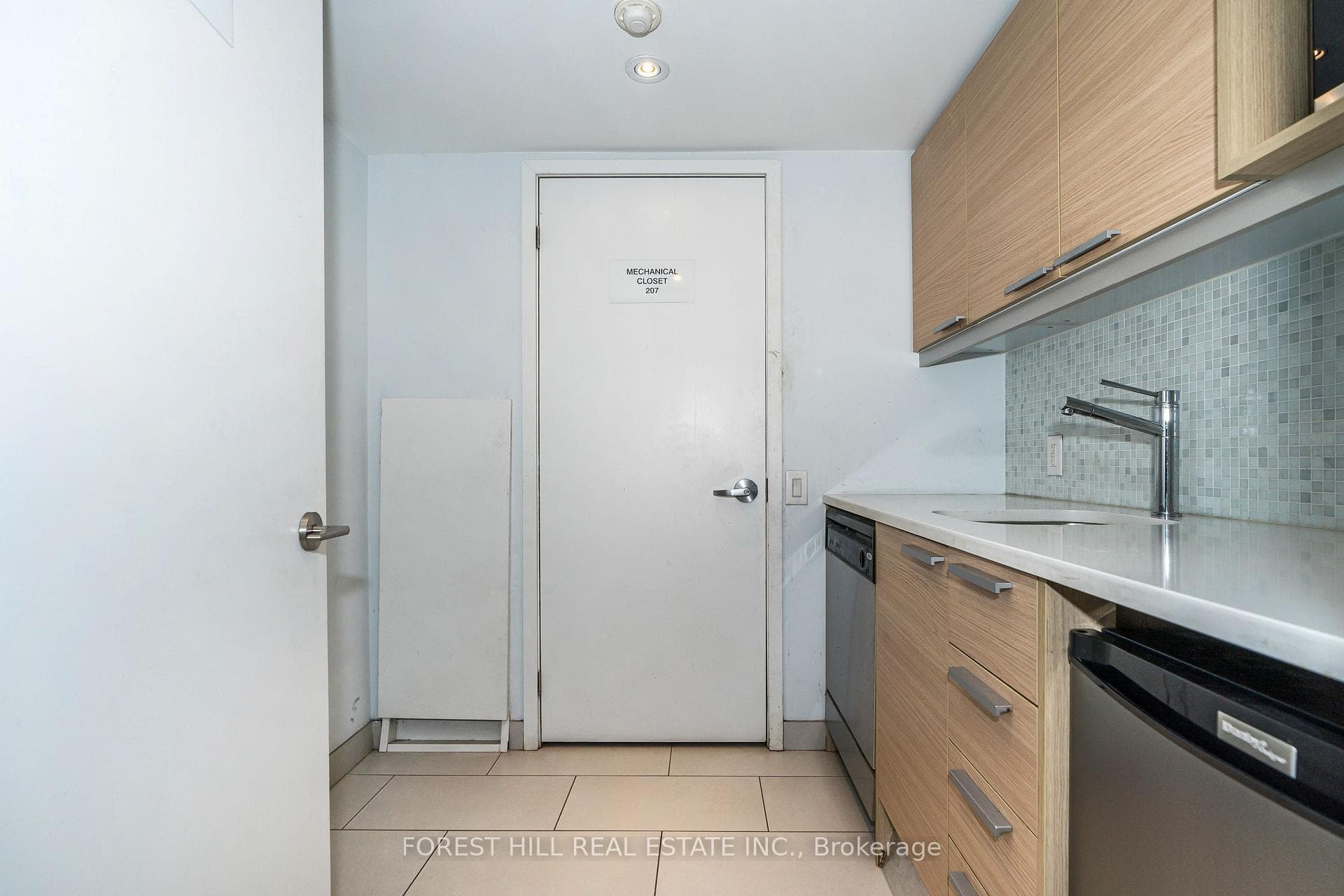25 Oxley Street Unit 411 photo 23