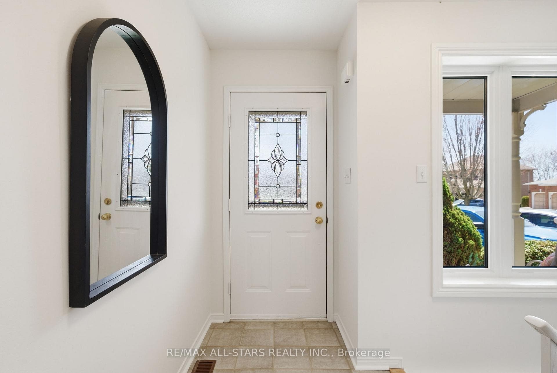 14 Napier Court photo 9