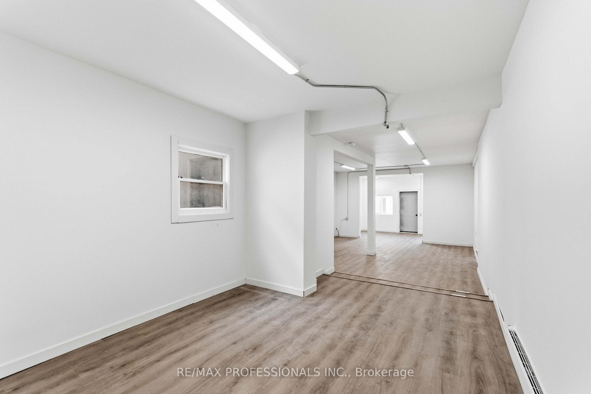 759 Barton Street photo 15