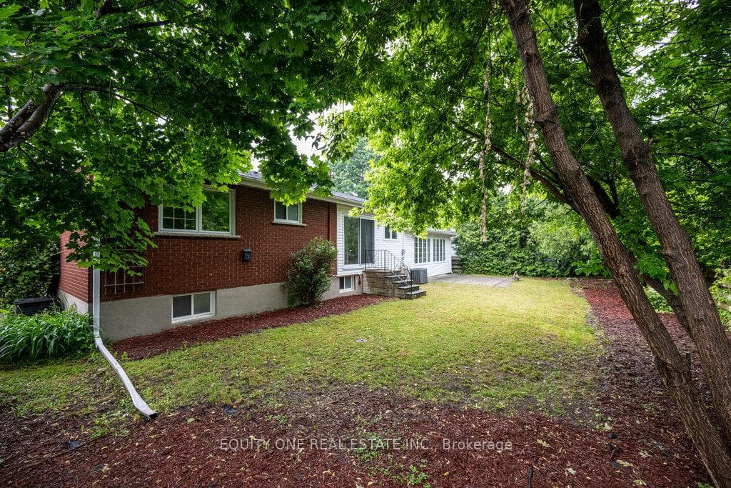 2725 Colman Street photo 41