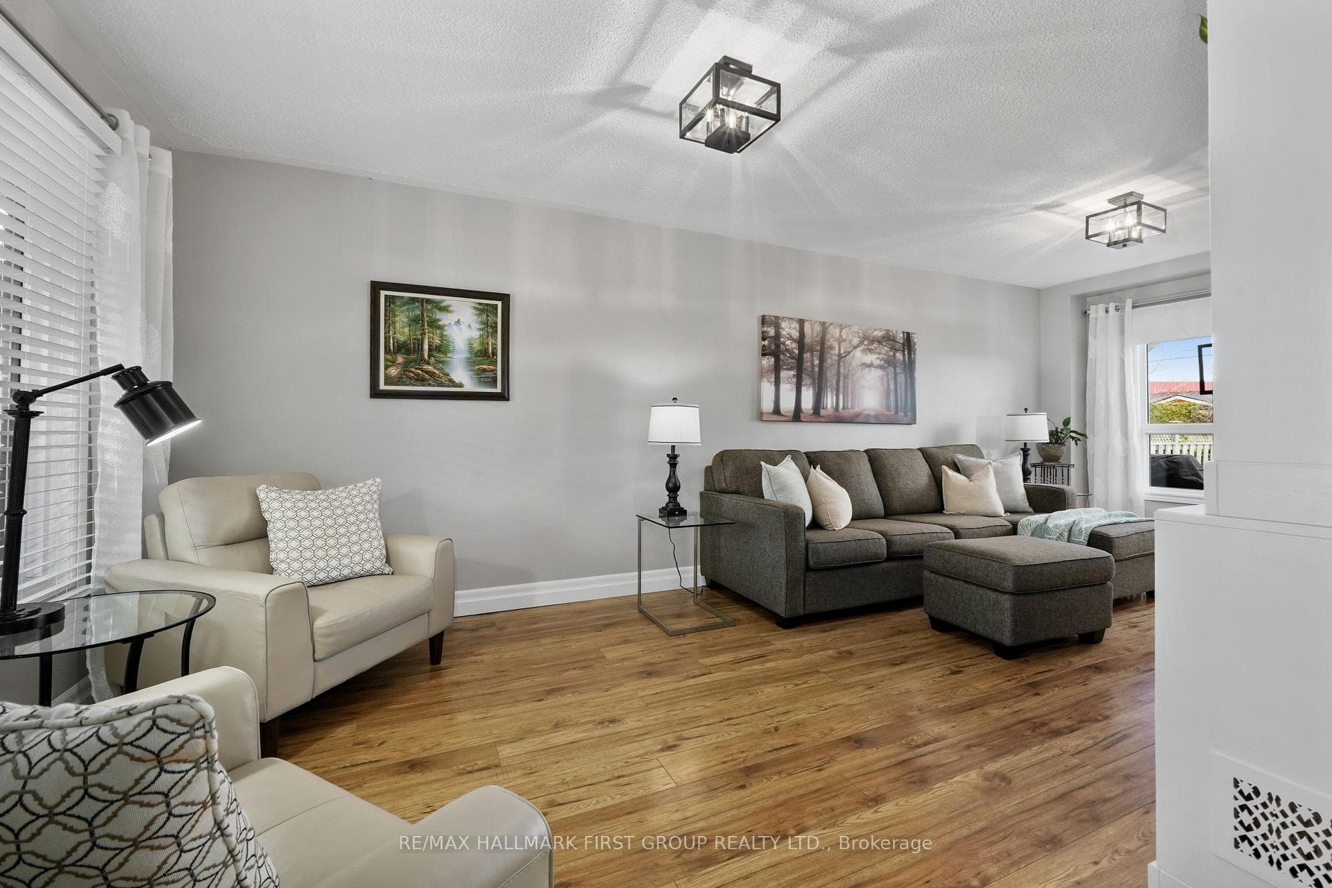 130 East House Crescent photo 7