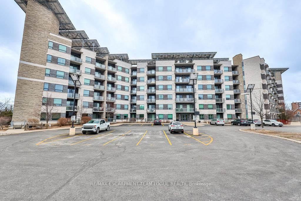 383 Main Street Unit 223 photo 1