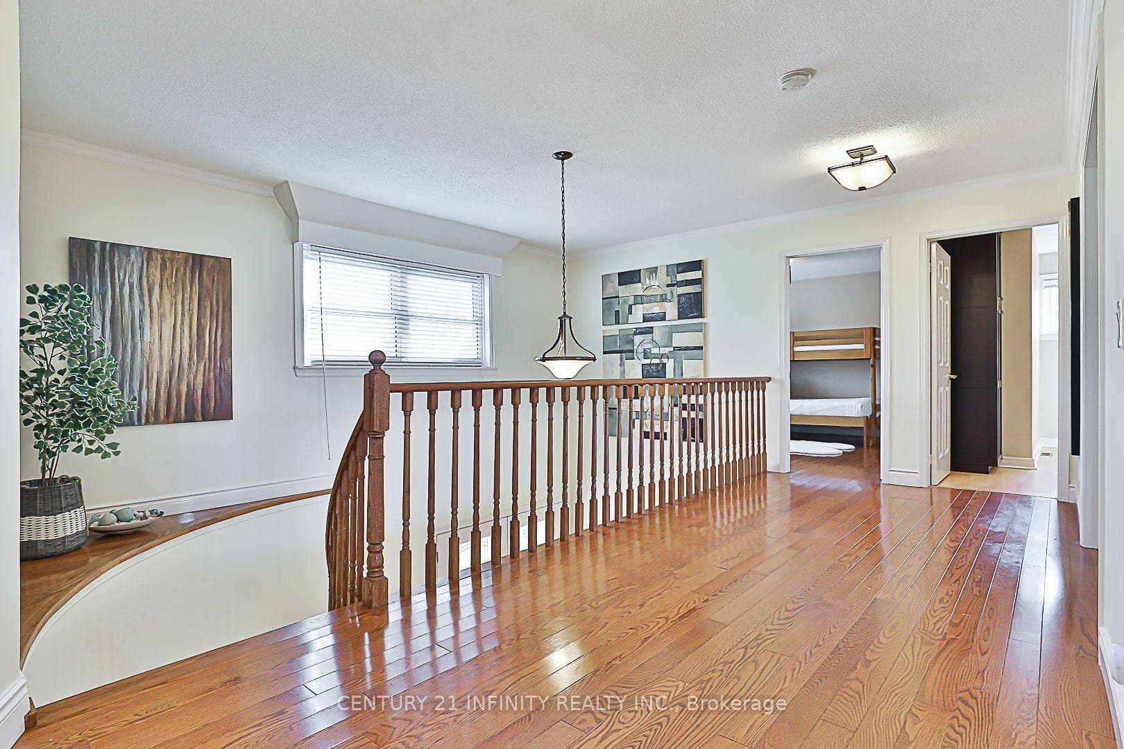 1812 Fernam Street photo 19
