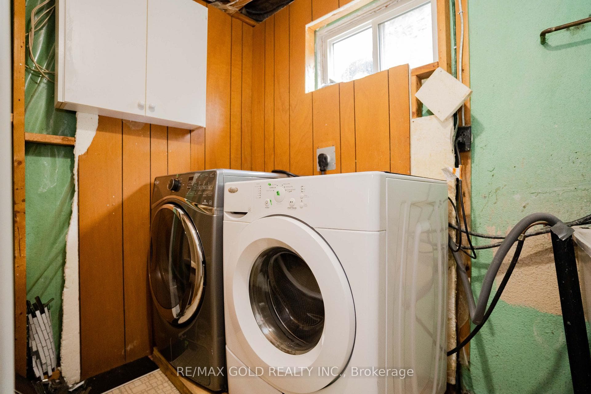 56 Edgebrook Crescent photo 32