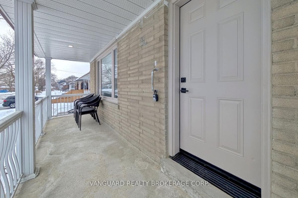 14 Bradfield Avenue Unit Main photo 5