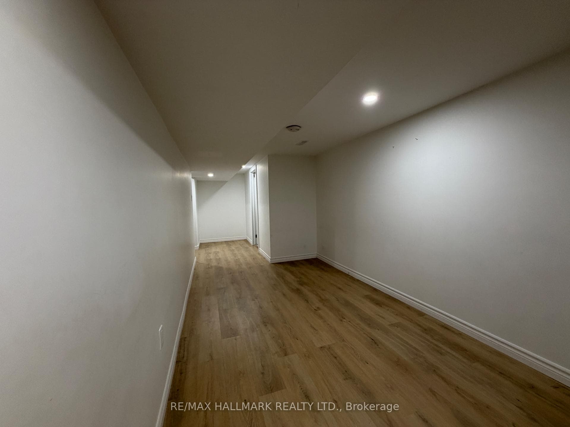 12 Wardencourt Drive Unit Lower photo 24