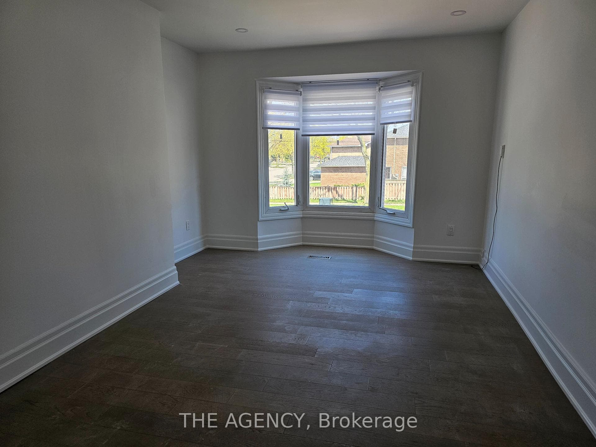 21 Draper Boulevard photo 12
