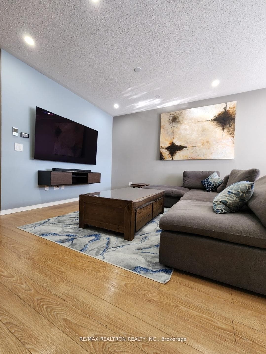76 Quarrie Lane photo 6