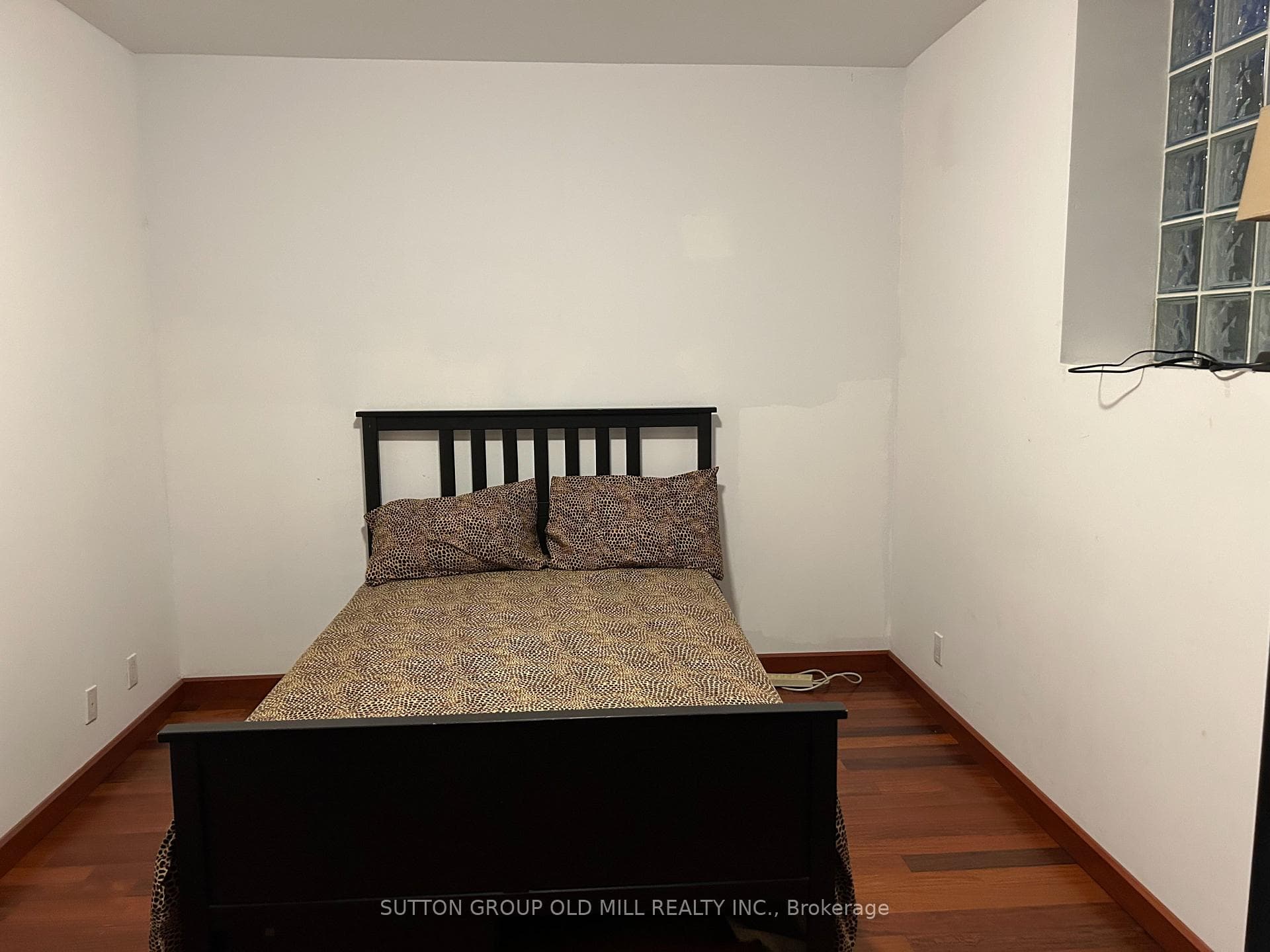 21 Hilldowntree Road photo 9